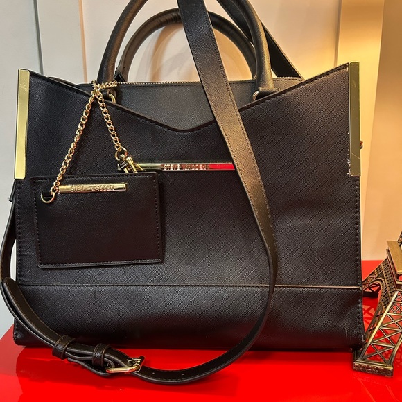 Steve Madden hand bag, black, new, a must have for your closet, lovely. - Picture 1 of 14